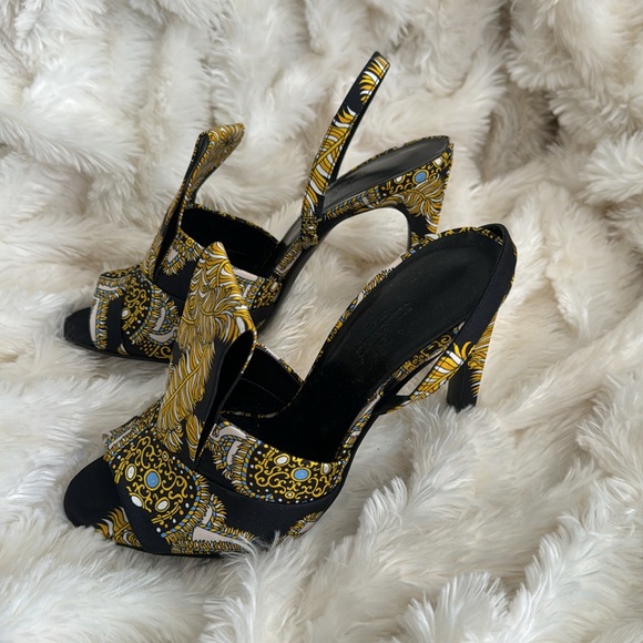 Hermes - Picture 2 of 4